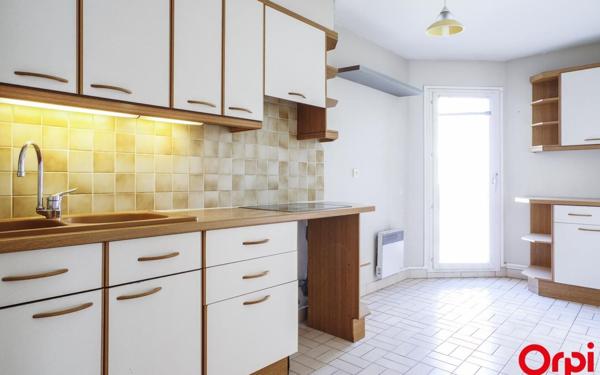 Appartement à louer    3 pièces • 82 m2 Lyon 3