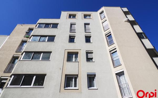 Appartement à louer    3 pièces • 82 m2 Lyon 3
