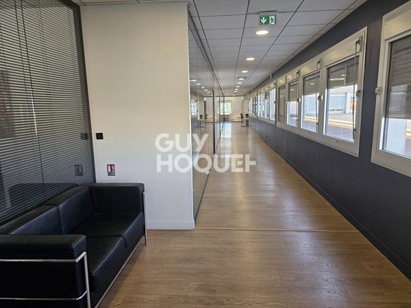 A louer - Local d'activité avec bureaux à Vaulx-en-Velin, rue Francine Fromont