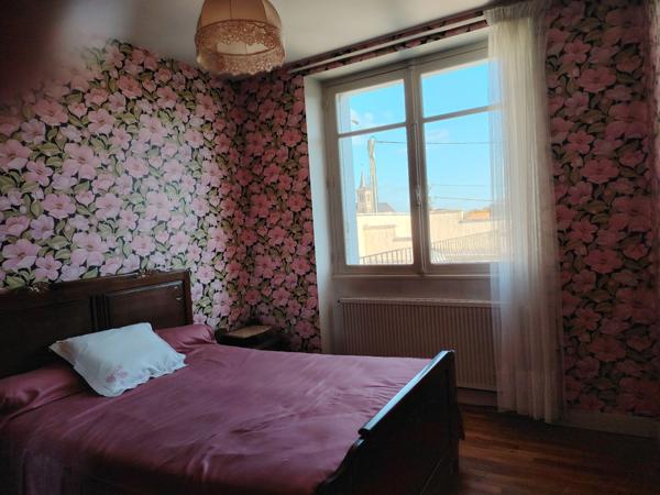 Maison à vendre 8 pièces ASSAIS LES JUMEAUX (79)