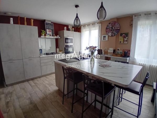 Maison à NIORT, 79000 - 6 pièces 125m²