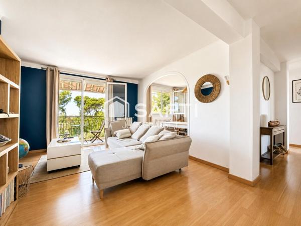 Appartement traversant avec balcon avec vue dégagée