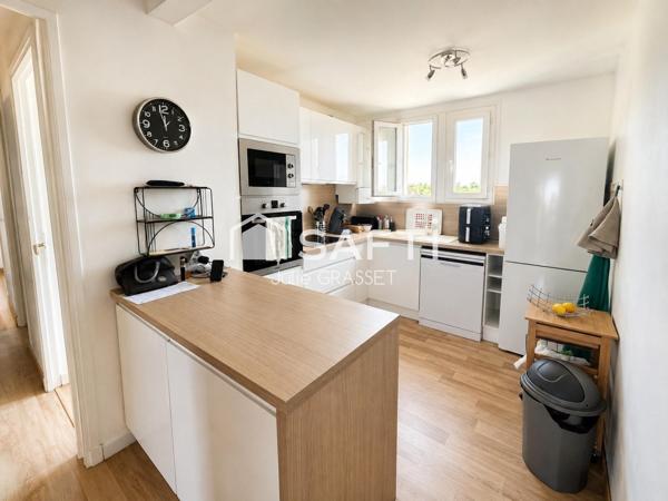 Appartement traversant avec balcon avec vue dégagée