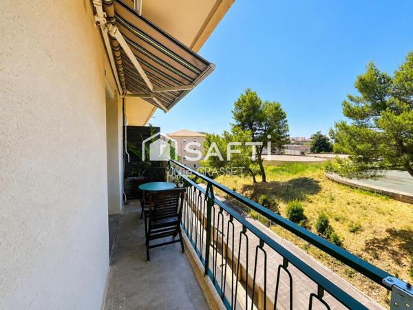 Appartement traversant avec balcon avec vue dégagée