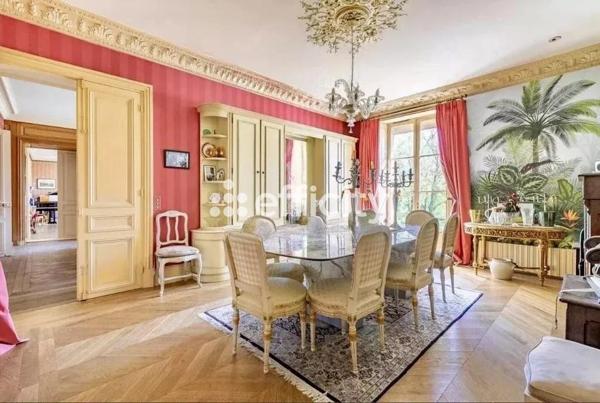 Maison
         12 pièces
        - 481 m² Bien prestige 5 000 000 € *