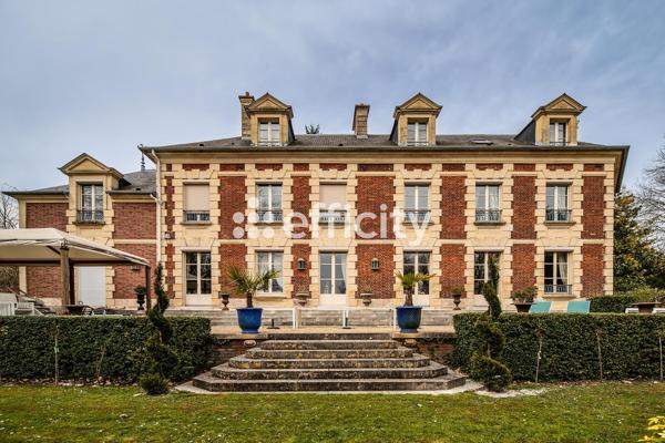 Maison
         12 pièces
        - 481 m² Bien prestige 5 000 000 € *