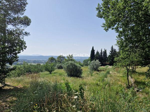 A vendre,  Var, Fayence , Terrain constructible avec Permis accordé.