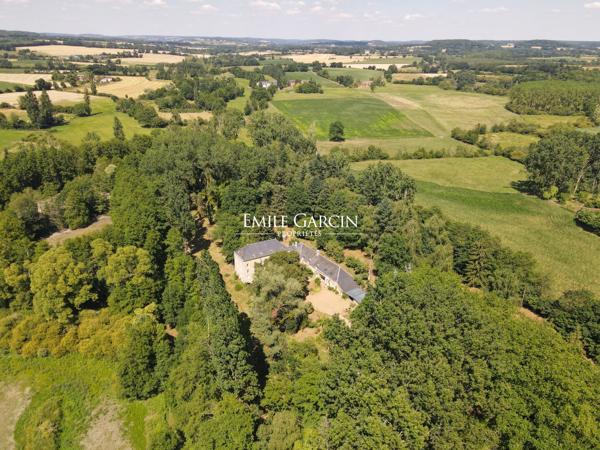 A vendre - ancien  moulin  sur 8 hectares dans le Perche Sarthois