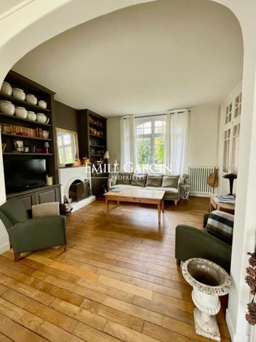 A vendre - SAINT BRIAC- Propriété de caractère  -