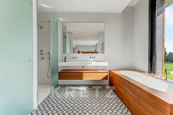 Villa d'exception 250m2, 8p, piscine, dans un havre de paix à Pibrac, (15 minutes de Toulouse).