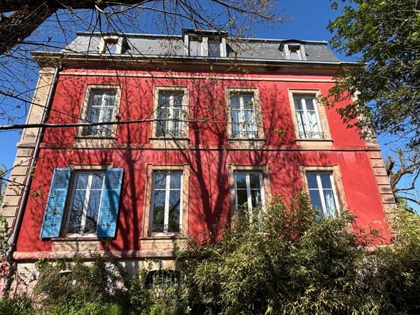 Bel appartement Haussmannien F5 lumineux avec beaucoup de cachet