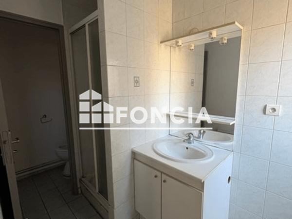 Location Appartement 2 pièces 38.1 m² - 36 RUE DE LA LIBERATION Bourgoin Jallieu 38300