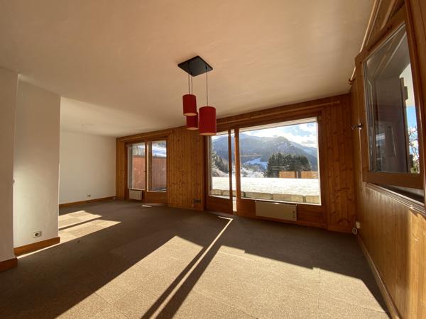 Megève (74120) GRAND APPARTEMENT EN REZ-DE-JARDIN