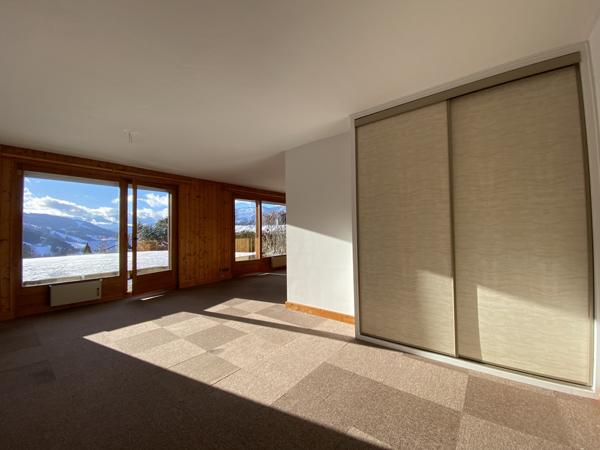 Megève (74120) GRAND APPARTEMENT EN REZ-DE-JARDIN