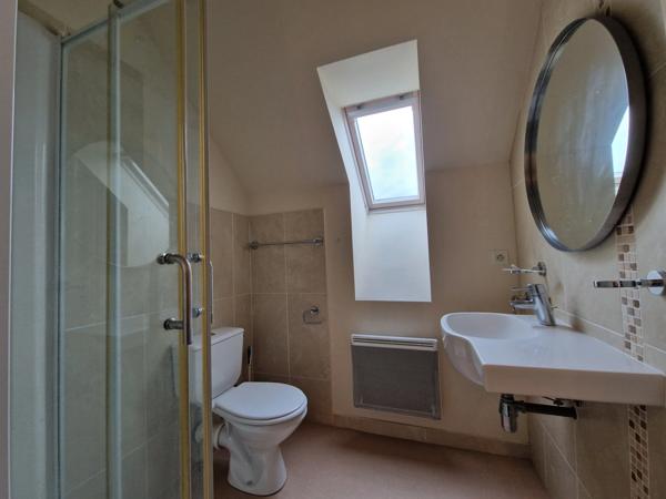 Maison de 80 m², 4 pièces dont 3 chambres, garage et jardin sur terrain de 418 m².