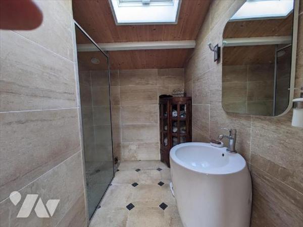 EXCLUSIVITE - LES HERBIERS - Idéalement située en impasse, à proximité immédiate des écoles et ...