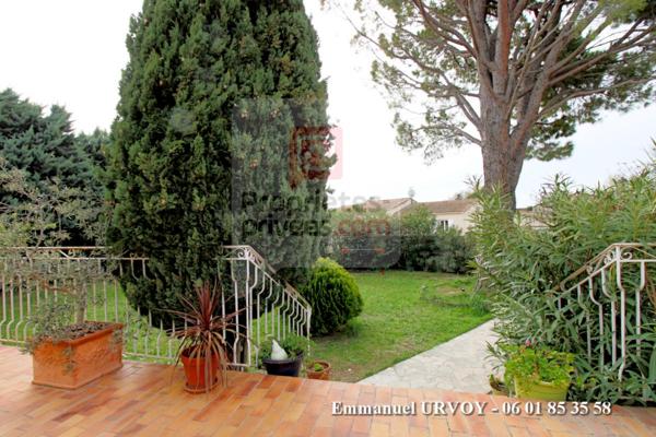 A VENDRE - 13890 MOURIES - Maison de plain-pied 113 m² avec garage et jardin 1982 m²