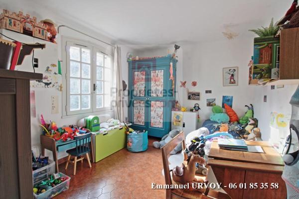 A VENDRE - 13890 MOURIES - Maison de plain-pied 113 m² avec garage et jardin 1982 m²