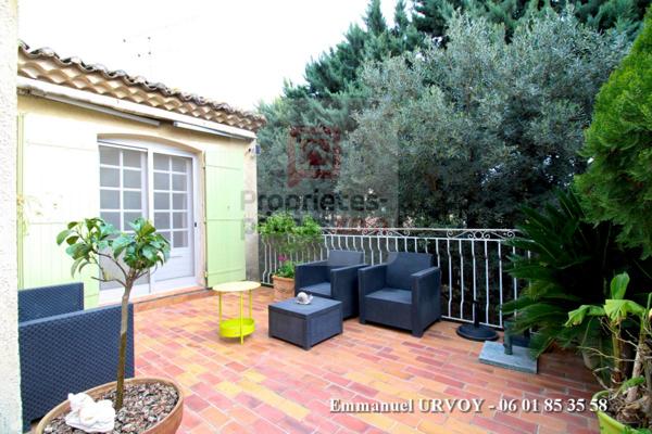 A VENDRE - 13890 MOURIES - Maison de plain-pied 113 m² avec garage et jardin 1982 m²