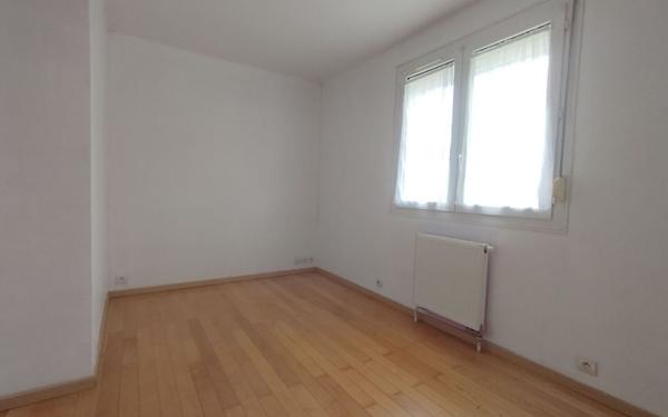 Maison à louer    2 pièces •  Attichy