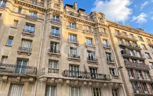 Appartement à vendre    2 pièces • 46,05 m2 Paris 15