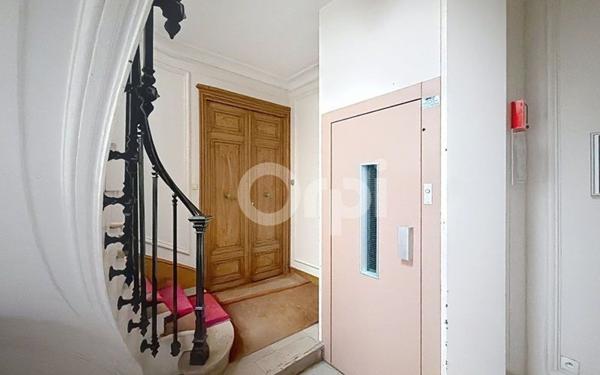 Appartement à vendre    2 pièces • 46,05 m2 Paris 15