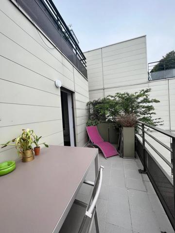 Location                                                      Appartement
                        
                     1 pièces                      25 m2                     à Paris 15