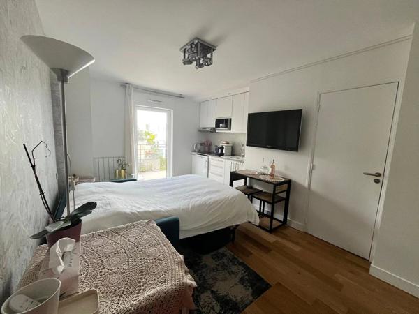 Location                                                      Appartement
                        
                     1 pièces                      25 m2                     à Paris 15