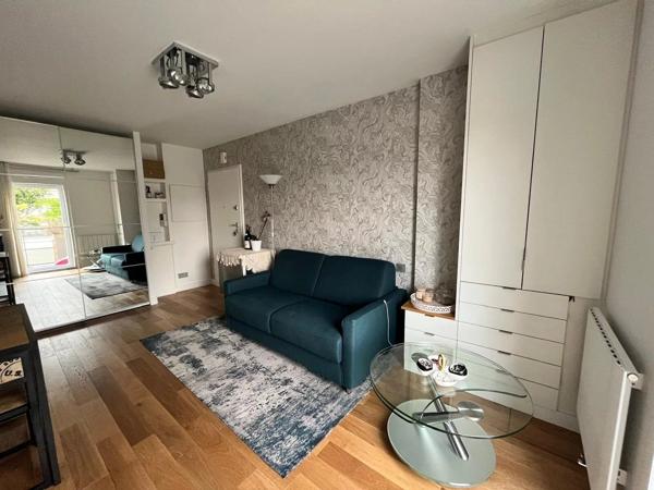 Location                                                      Appartement
                        
                     1 pièces                      25 m2                     à Paris 15