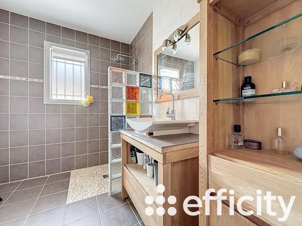 Maison 5 pièces - 106 m² Exclusivité efficity