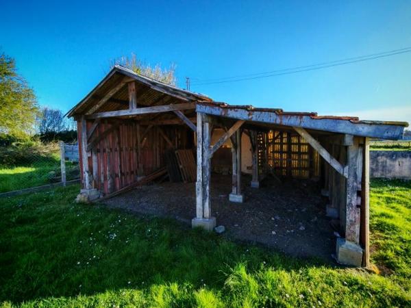 Maison de caractère avec dépendance et grand terrain arboré