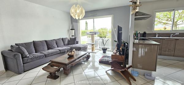 PAVILLON DE PLAIN-PIED DE 131,89 m² AVEC PISCINE, CABANON ET TERRAIN CLOS