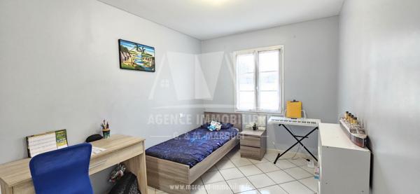 PAVILLON DE PLAIN-PIED DE 131,89 m² AVEC PISCINE, CABANON ET TERRAIN CLOS