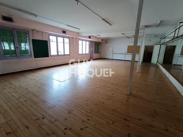 Bâtiment à rénover de 265m² à Boën sur Lignon