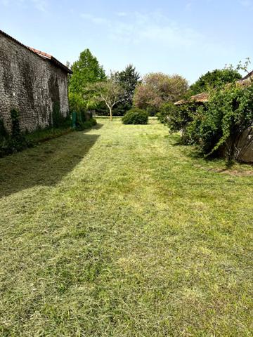 A VENDRE MAISON SUR MAGNIFIQUE TERRAIN ARBORE