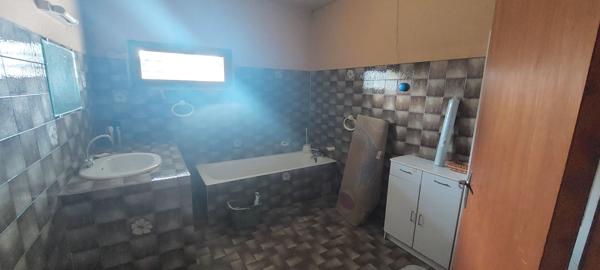 A VENDRE MAISON SUR MAGNIFIQUE TERRAIN ARBORE