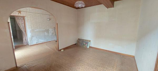 A VENDRE MAISON SUR MAGNIFIQUE TERRAIN ARBORE