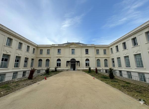 Appartement 4 pièces de102m² + 63m² ! Château de Grandchamp