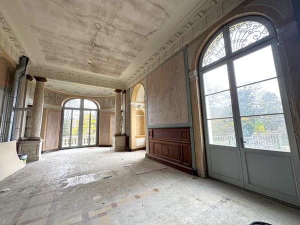 Appartement 4 pièces de102m² + 63m² ! Château de Grandchamp