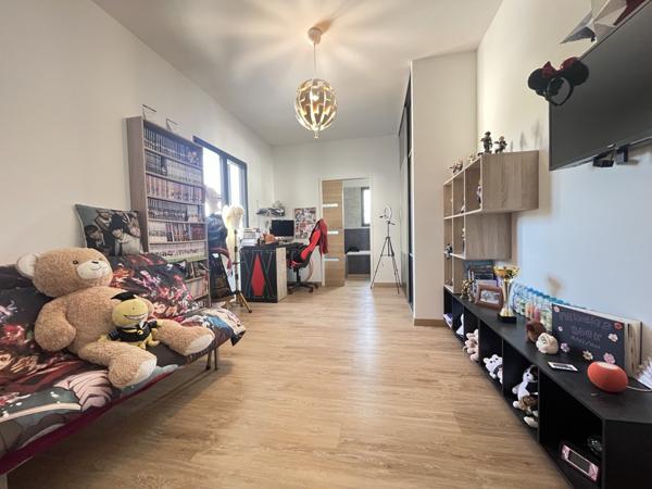 Pennes-Mirabeau (13170) VILLA T4/5 de 165m2 sur 965m2 de terrain avec piscine et sous sol à aménager de 100m2