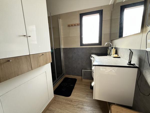 Pennes-Mirabeau (13170) VILLA T4/5 de 165m2 sur 965m2 de terrain avec piscine et sous sol à aménager de 100m2