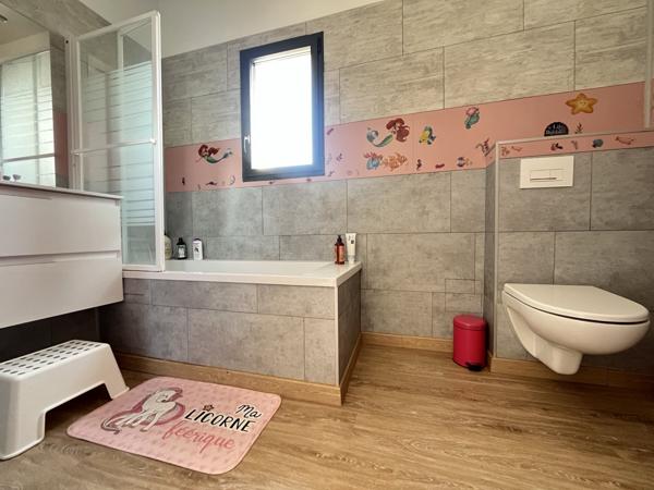 Pennes-Mirabeau (13170) VILLA T4/5 de 165m2 sur 965m2 de terrain avec piscine et sous sol à aménager de 100m2