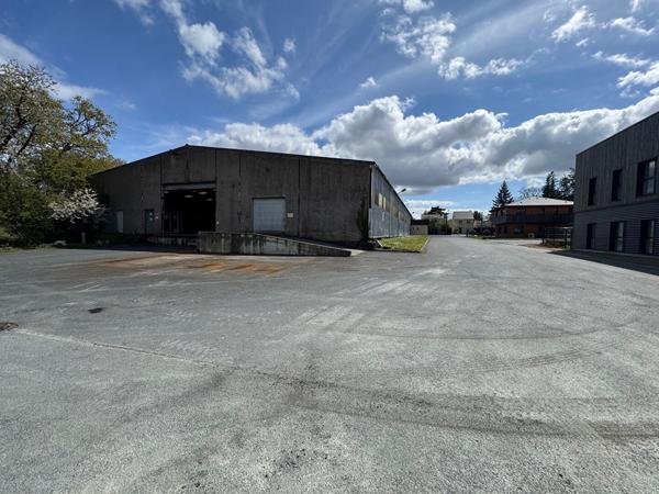 A VENDRE Batiment d'activité 2200 m2 - NORD de NANTES