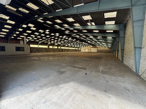 A VENDRE Batiment d'activité 2200 m2 - NORD de NANTES