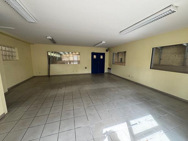A VENDRE Batiment d'activité 2200 m2 - NORD de NANTES