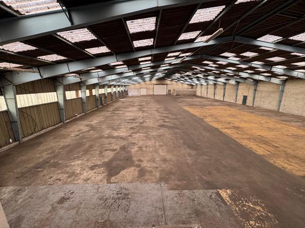 A VENDRE Batiment d'activité 2200 m2 - NORD de NANTES