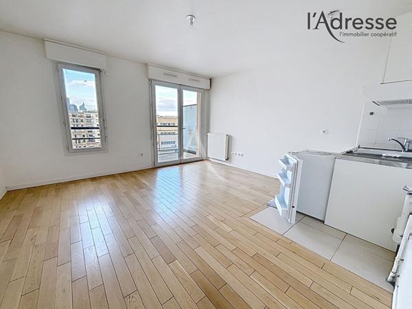 Studio de 27.31 m² avec balcon - Suresnes - Résidence récente
