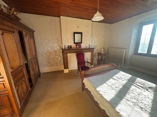 MAISON ATYPIQUE 151M²  4 CHAMBRES GROS POTENTIEL VILLARGENT