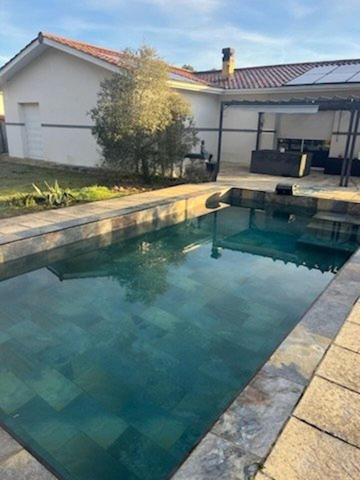 Belle Maison contemporaine dans quartier paisible.