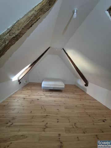 Maison
                                                                                                                                                                                                                                                                                                                        4 pièce(s)                                                                                                                                                                                                          2 chambre(s)                                                                                                                                                                                                          160  m²